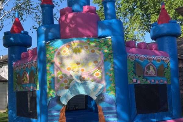 PRINCESS CASTLE WITH BASKETBALL HOOP